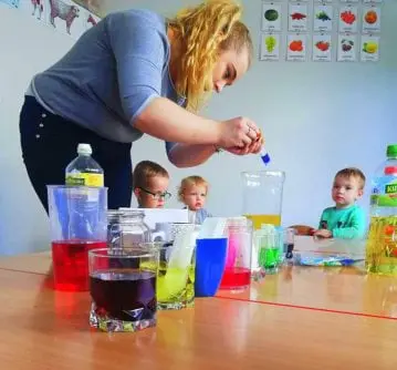 Zajęcia dodatkowe Żłobek bajka Kielce Dziecięce eksperymenty „Mały Naukowiec”